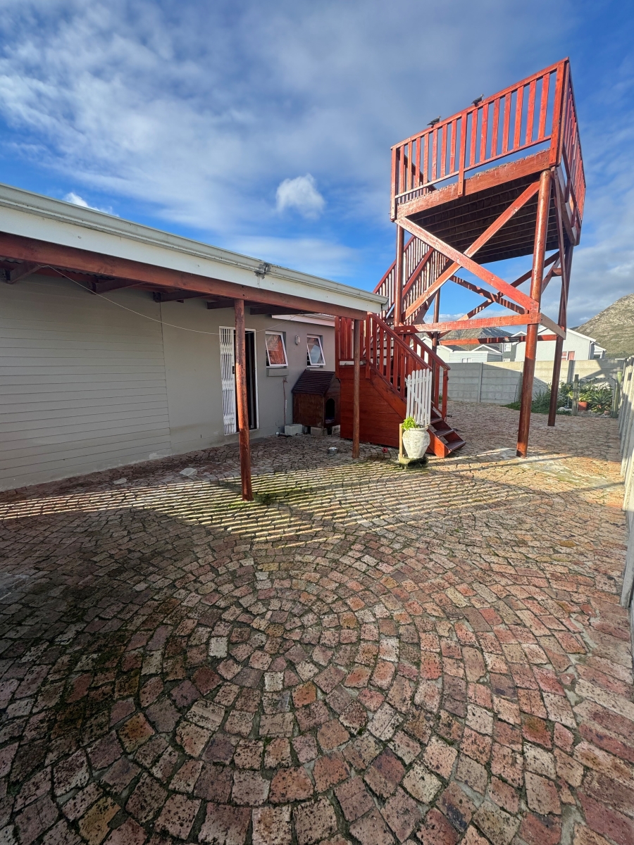 2 Bedroom Property for Sale in Gansbaai Central Western Cape